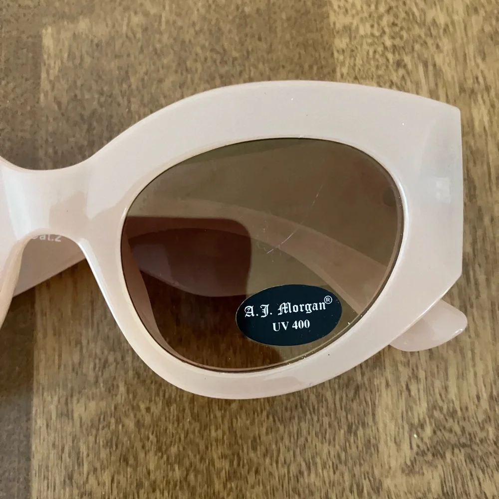 AJ Morgan Babydolls Heavy Framed Cat Eye Sunglasses New